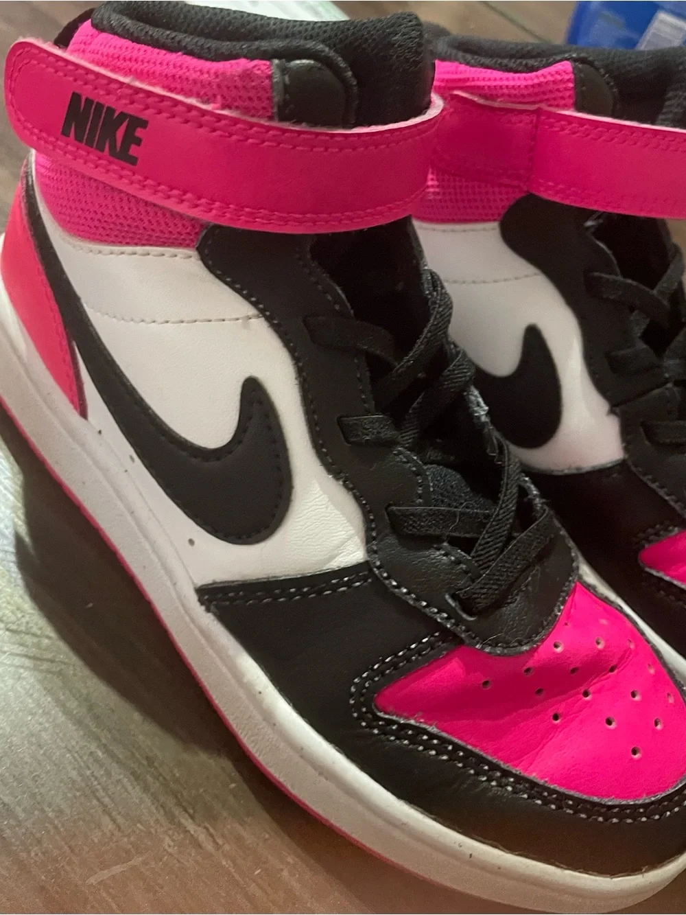 Nike kids High-Top Sneakers in Hot Pink / Black / White